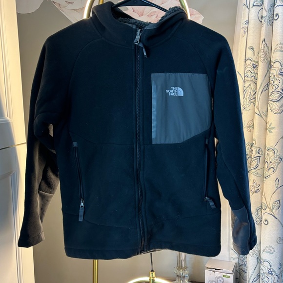Black Boys North Face with Gray fur on Inside - Picture 1 of 6